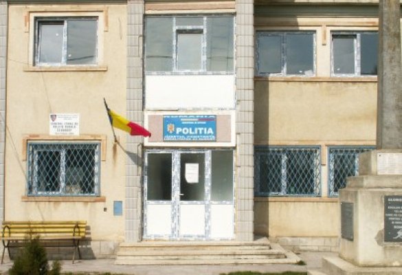 O femeie cu deficienţe psihice reclamă că a fost violată de 4 indivizi